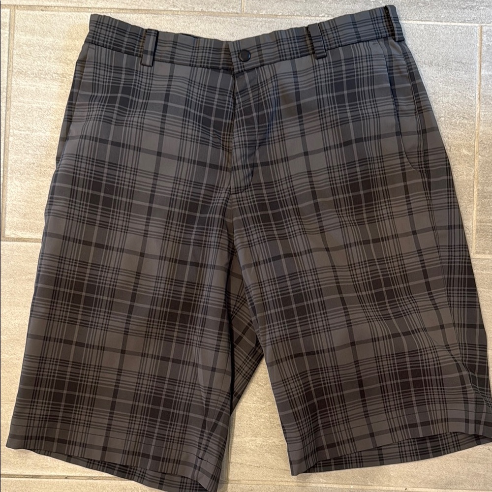 Nike Golf Men's Gray Plaid Golf Shorts